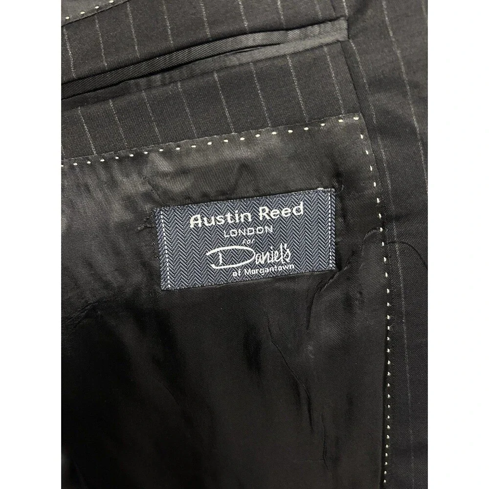 Austin Reed Black Pinstripe Suit Bespoke Mens 48 L Pants 38/32 Pleated Cuffed